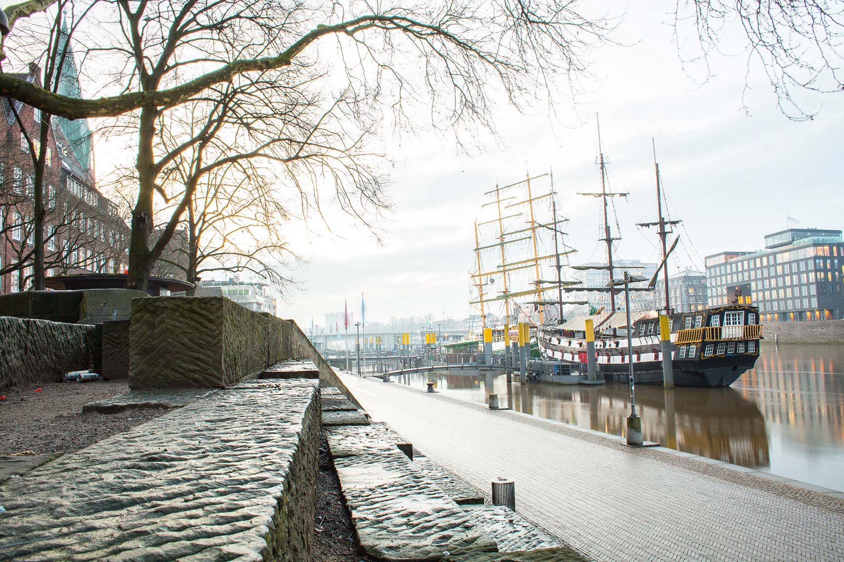 Die Schlachte bietet ein ganz besonderes Bremen-Erlebnis im maritimen Flair direkt an der Weser